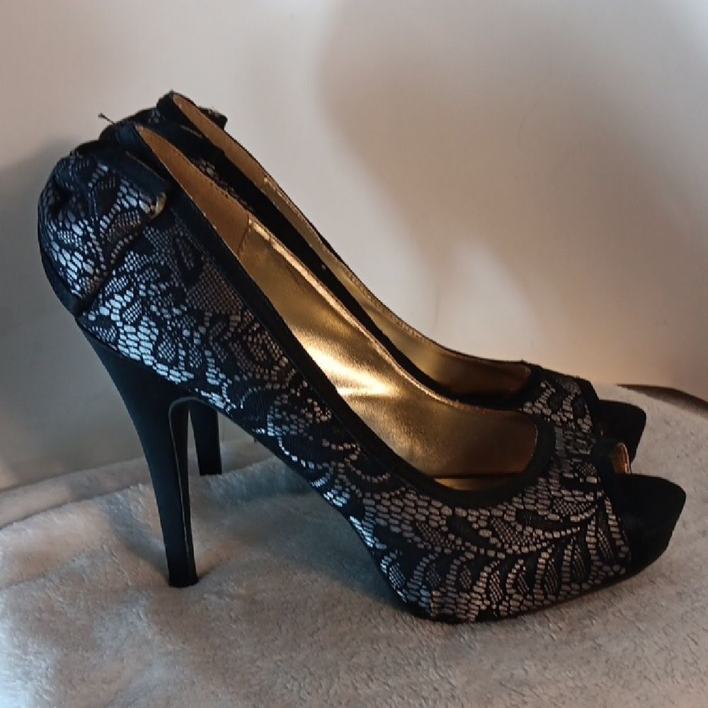 Steve Madden Black Lace Peep-Toe Heels - Picture 7 of 7